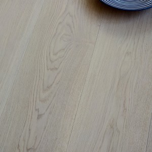 European Select Oak – Bleached Ash - Brushed