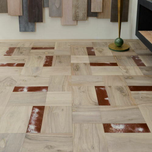 Old Walnut and Lustri Veneziani Old Walnut and Lustri Veneziani