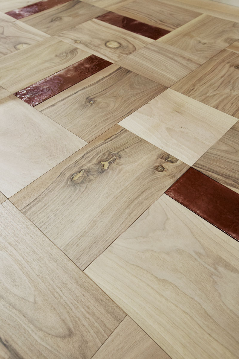 Old Walnut and Lustri Veneziani - Old Walnut module flooring matched with MATT and GLOSS LUSTRI VENEZIANI flooring tiles