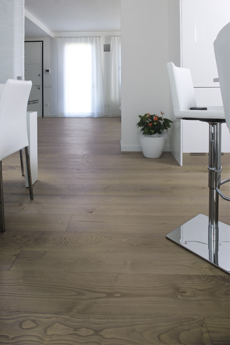 Weathered Chestnut - Brushed