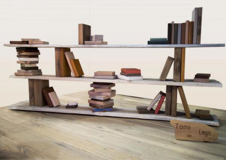 Tomi de Legn bookcase