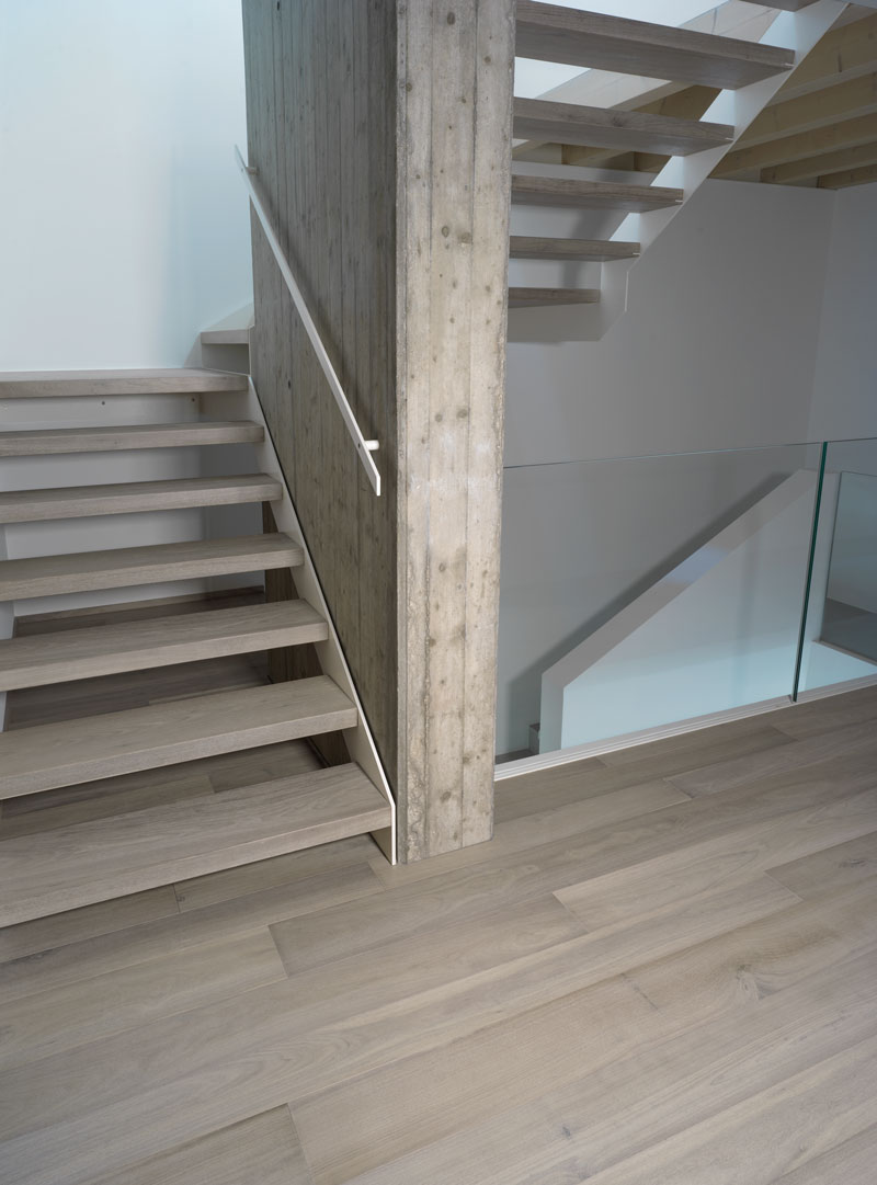 Stair coverings - Brushed