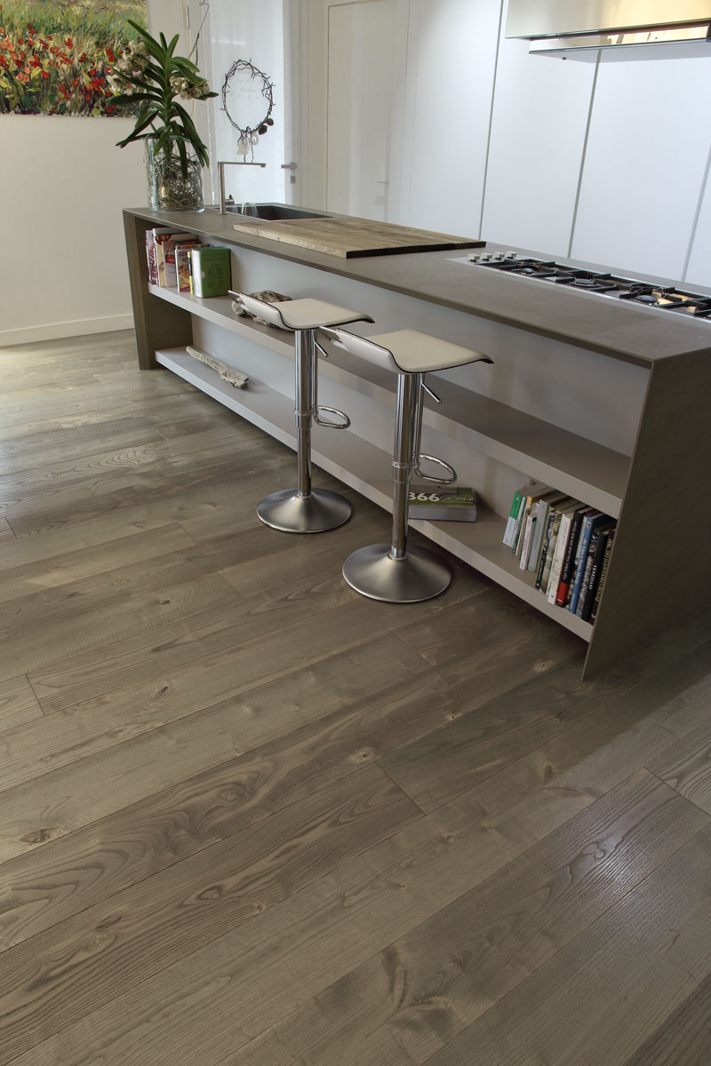 Weathered Chestnut - Brushed