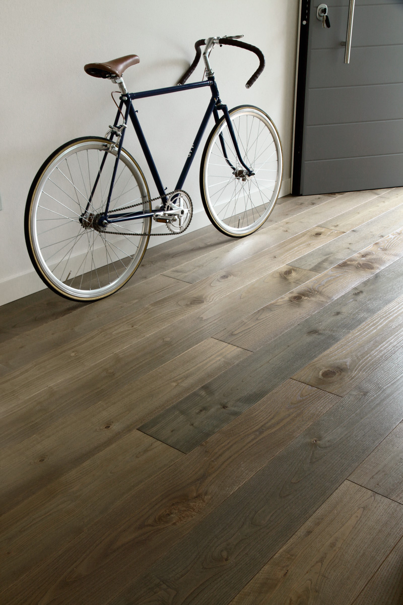 Weathered Chestnut - Brushed